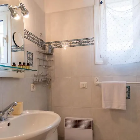 Elidia Palace Apartment *